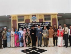 Sabar AS Apresiasi Pengukuhan Prof. Dr. Yulhendri, M.Si Sebagai Guru Besar UNP