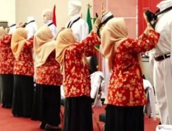 HUT ke-26 DWP Kota Padang, Istri Lurah Unjuk Ketangkasan di Lomba Pasang Atribut PDU