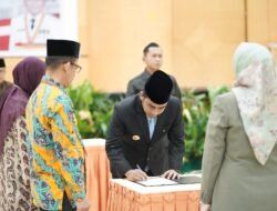 Wali Kota Solok Lantik Pejabat Administrator & Pengawas