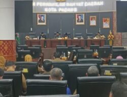 Wako Fadly Amran Sampaikan Nota Penjelasan Tiga Ranperda Kepada DPRD Padang