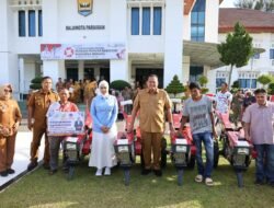 18 Kelompok Tani Kota Pariaman Terima Bantuan Alsintan 2025