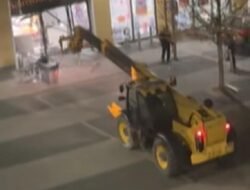 Geng Kriminal di Milton Keynes Curi ATM dengan Alat Berat, Polisi Masih Selidiki