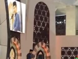 Anies Baswedan Khatib Jumat di Masjid Raya Sumbar