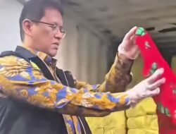 Menkeu Purbaya Sidak Gudang Pakaian Ilegal di Cikarang, Serukan Perlindungan UMKM & Produk Lokal