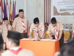 Wali Kota Solok Kukuhkan Pengurus Saka Adhyasta Pemilu dan Penandatanganan MoU Bawaslu dengan Kwarcab