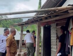 Wali Kota Padang Panjang Tinjau Rumah Tidak Layak Huni