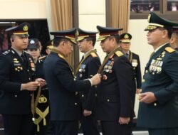 Kapolri Pimpin Penganugerahan Bintang Bhayangkara Pratama di Mabes Polri