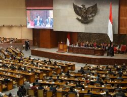 DPR Jadi Lembaga Paling Tidak Dipercaya Publik
