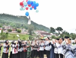 Wali Kota Sawahlunto Pimpin Upacara Hari Guru Nasional & HUT ke-80 PGRI