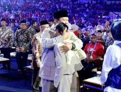 Pelukan Presiden Untuk Azzam: Momen Mengharukan