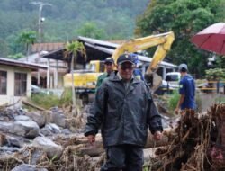 Normalisasi Aliran Sungai Muaro Samuik, Bupati Eka Putra Turunkan 1 Unit Alat Berat Lagi