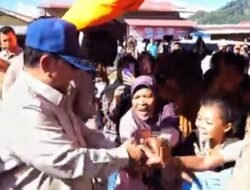 Prabowo Tinjau Korban Banjir di Padang Pariaman, Janji Perbaikan Rumah dan Infrastruktur
