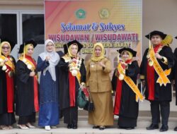 231 Wisudawan UNISBAR, Momentum Lahirnya Sarjana Hukum Perdana