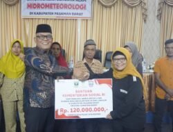Bupati Pasaman Barat Serahkan Santunan Rp120 Juta Pada Ahli Waris Korban Bencana