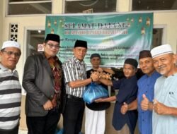 Walikota Payakumbuh Serahkan 70 Paket Sembako Ke Fakir Miskin .Sawah Padang.
