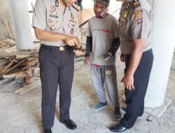 ORANG JAWA MEMBANGUN MASJID DI PUSAT MINANGKABAU