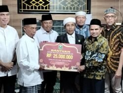 Wabup Solok Candra Pimpin Safari Ramadhan Serahkan Bantuan Rp25 Juta untuk