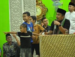 Wagub Vasko Serahkan Bantuan Masjid Al-Mujahadah