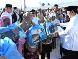Presiden Prabowo Salat Idulfitri di Aceh Tamiang, Pastikan Pemulihan Pascabanjir Hampir Tuntas