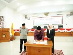 Rapat Paripurna DPRD, Menyetujui Ranperda Jadi Perda