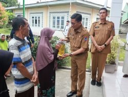 Pemko Payakumbuh Serahkan Bantuan CPP, Minyak Goreng Kepada 466 KK