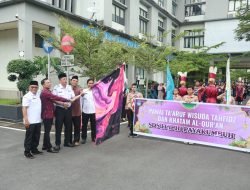 Wako Zulmaeta Lepas Pawai Ta’aruf di Balai Kota Payakumbuh