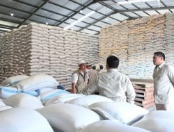 Presiden Prabowo Sidak Gudang Bulog Magelang