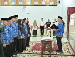 Sekdaprov Sumbar Lantik 8 Pejabat Administrator