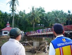 Bupati Eka Putra & Kepala BPJN Sumbar Meninjau Jembatan Rusak