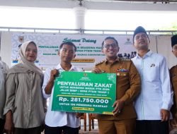 198 Calon Mahasiswa Asal Tanah Datar Menerima Bantuan Beasiswa