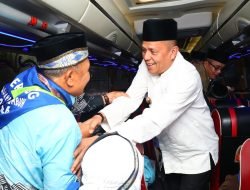 Pemko Payakumbuh Lepas 175 CJH ke Tanah Suci