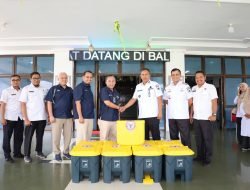 Pemko Pariaman Perkuat Pengelolaan Sampah, Terima Bantuan Tong Sampah Dari PT Semen Padang