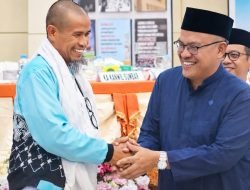 Sekdaprov Sumbar Sambut Kepulangan Kloter 1, 390 Jemaah Haji