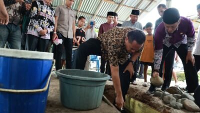 Wali Kota Pariaman Letakkan Batu Pertama Pembangunan RTLH di Pariaman Tengah