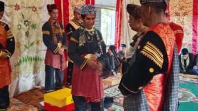 Wartawan Senior Muhamad Syukur Dilewakan Gelar Adat Dt. Godang Rajo
