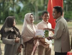 Wali Kota Solok Serahkan Bantuan Optimasi Lahan Non Rawa