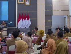 Bupati Solok Hadiri Rapat Asistensi & Monitoring Penyesuaian APBD