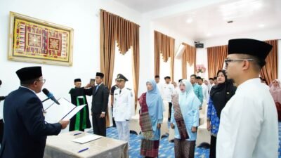 Bupati Eka Putra Lantik&nbsp; Lima Orang Termasuk Pengawas