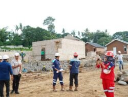 Tinjau Pembangunan Huntap, Bupati Eka Putra: Kontraktor Butuh 70 Tenaga Kerja