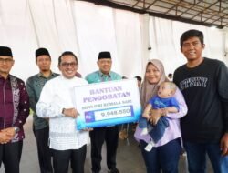 Bupati Tanah Datar Salurkan Bansos Rp245,3 Juta