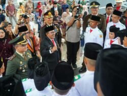 Bupati Eka Putra Kukuhkan 65 Anggota Paskibraka