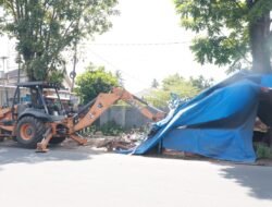 Pemko Payakumbuh Tertibkan Bangunan Kawasan Batang Agam