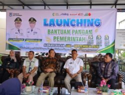 Wako Payakumbuh Zulmaeta Serahkan Bantuan Pangan Berupa CPP