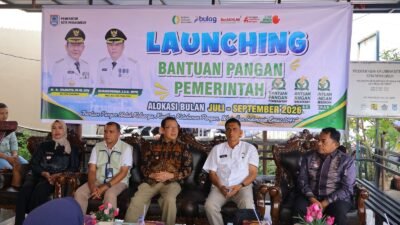 Wako Payakumbuh Zulmaeta Serahkan Bantuan Pangan Berupa CPP