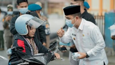 Hadapi Dampak Karhutla, Pemko Solok Bagikan 25.000 Masker Gratis Kepada Masyarakat
