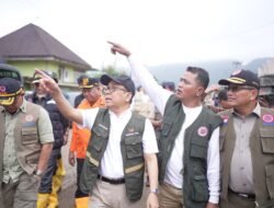 Menko PMK Tinjau Galodo Arosuka, Pemerintah Pusat Minta Pencarian Korban Dipercepat