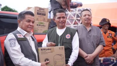 Bupati Agam Bawa Bantuan Rp75 Juta untuk Korban Galodo Arosuka